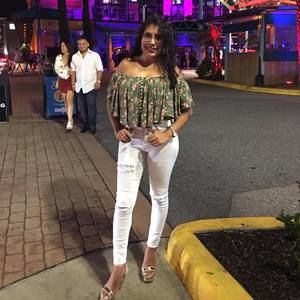 Meet your Posher, Noelia